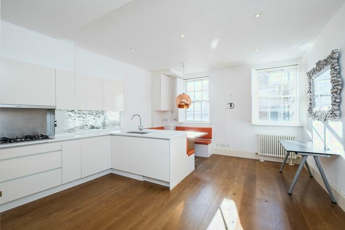 3 Bedroom Flat To Rent In Providence Square, London, SE1