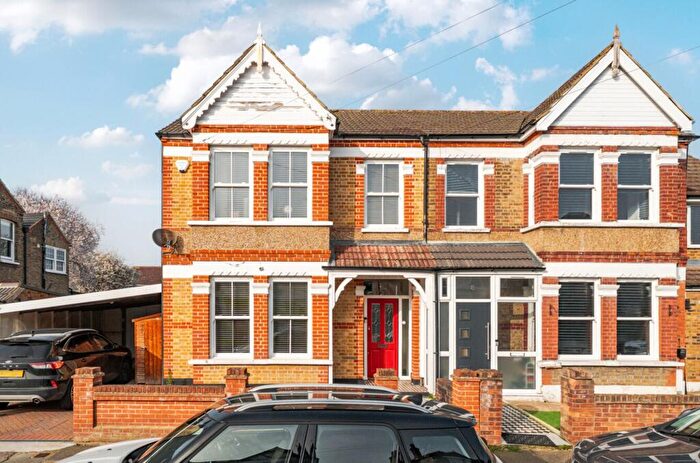 4 Bedroom Semi Detached House For Sale In Devonshire Road, Hornchurch, RM12