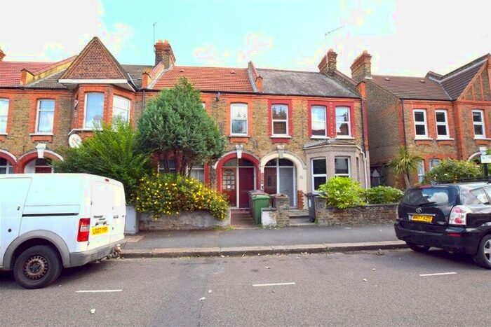 2 Bedroom Maisonette To Rent In Kettlebaston Road, Leyton, E10
