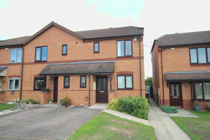 3 Bedroom Semi-Detached House To Rent In Claydon Close, Wellingborough, NN8