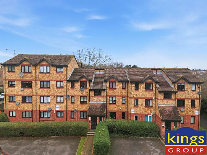 1 Bedroom Flat For Sale In Green Pond Close, London, E17