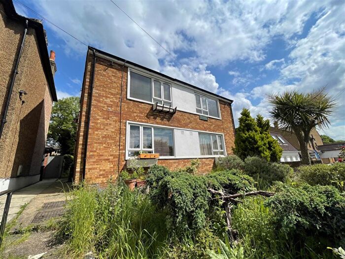 2 Bedroom Flat To Rent In Birkbeck Road, London, NW7