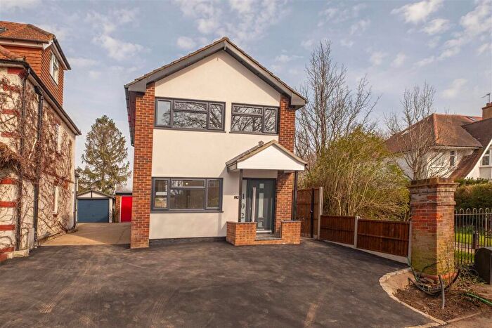 4 Bedroom Detached House For Sale In Summer Road, Thames Ditton, KT7