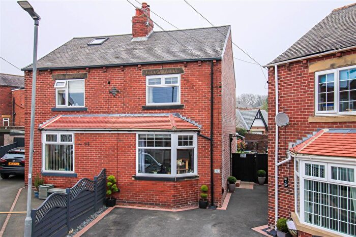 2 Bedroom Property For Sale In West Wells Crescent, Ossett, WF5