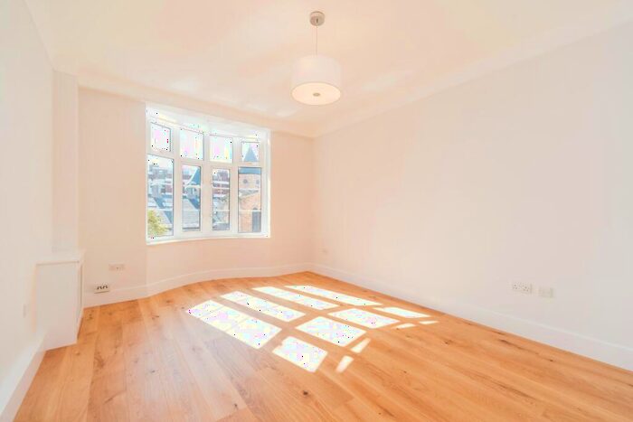 1 Bedroom Apartment To Rent In Grove End Gardens, Grove End Road, St John's Wood, London, NW8
