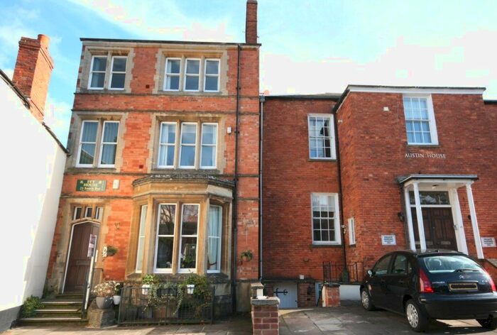 1 Bedroom Flat To Rent In Ivy House, South Bar Street, Banbury, Oxon, OX16