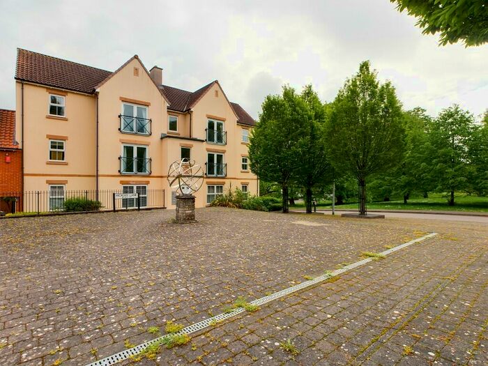 2 Bedroom Flat To Rent In Hickory Lane, BS32