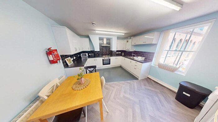 5 Bedroom Flat To Rent In Wollaton Street, Nottingham, NG1