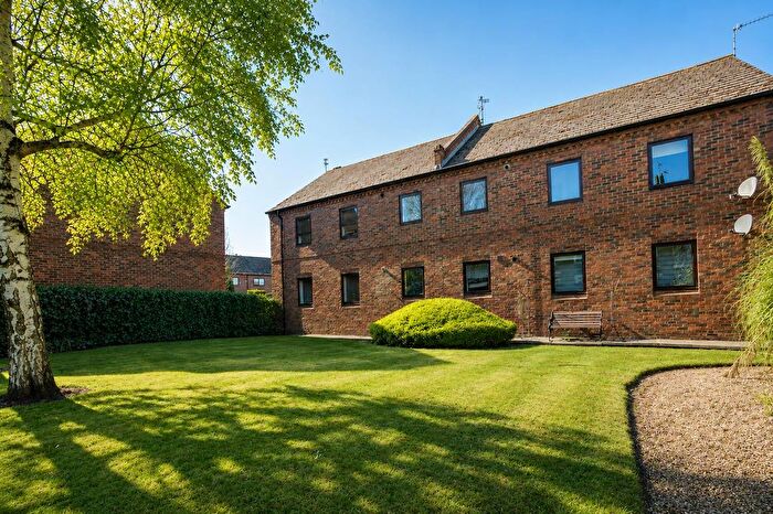 2 Bedroom Flat For Sale In Fewster Way, York, YO10
