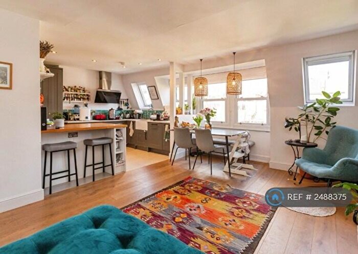 2 Bedroom Flat To Rent In Howitt Road, London, NW3