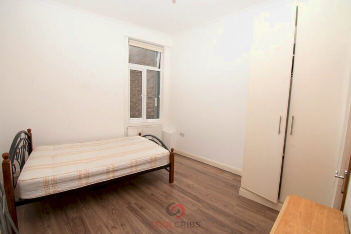 Studio To Rent In West Hendon Broadway, London, NW9