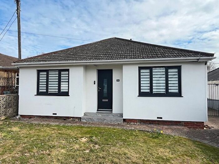 3 Bedroom Bungalow To Rent In The Grove, Southampton, SO19