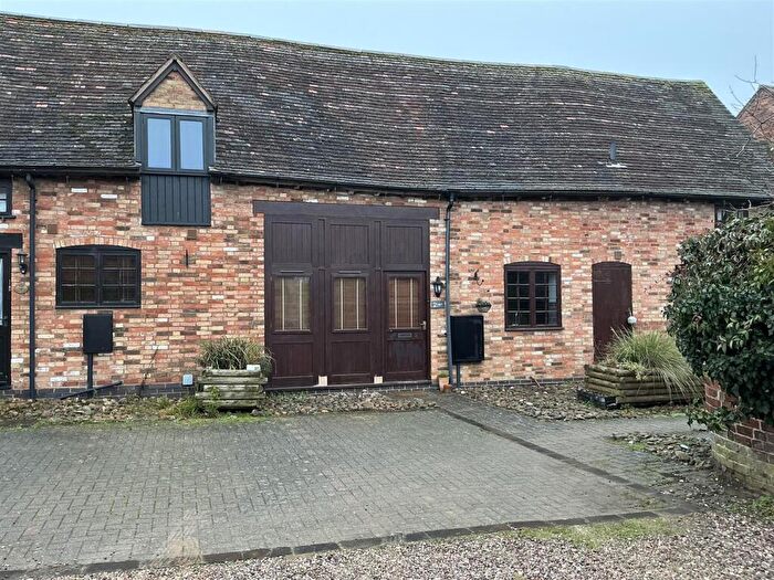 2 Bedroom Barn Conversion To Rent In Coventry Road, Dunchurch, CV22