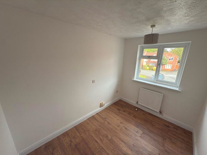 3 Bedroom Semi-Detached House To Rent In Larchwood Close, Leicester, LE2