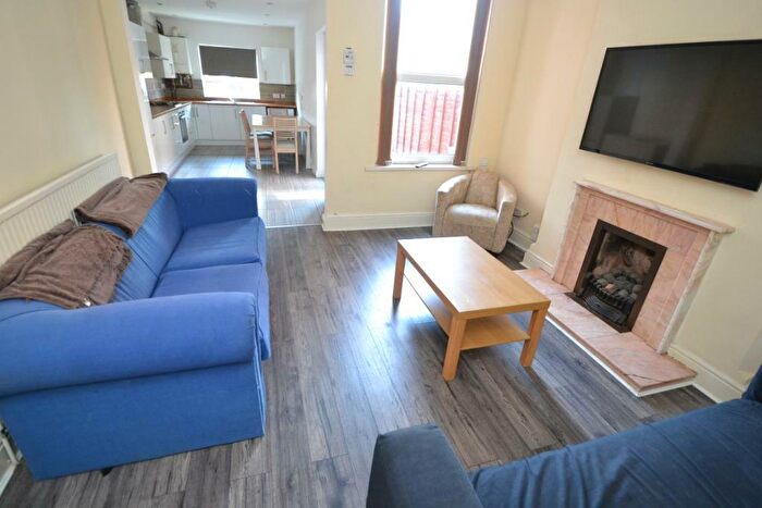 6 Bedroom Detached House To Rent In Harrington Drive, Lenton, Nottingham, NG7