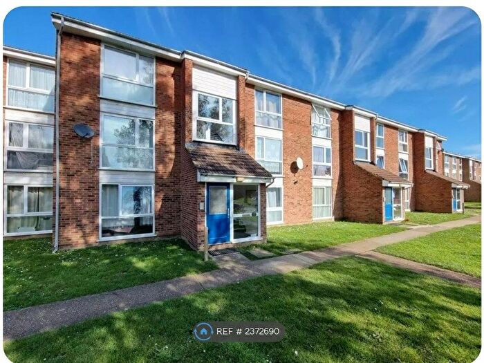 1 Bedroom Flat To Rent In Dellow Close, Ilford, IG2