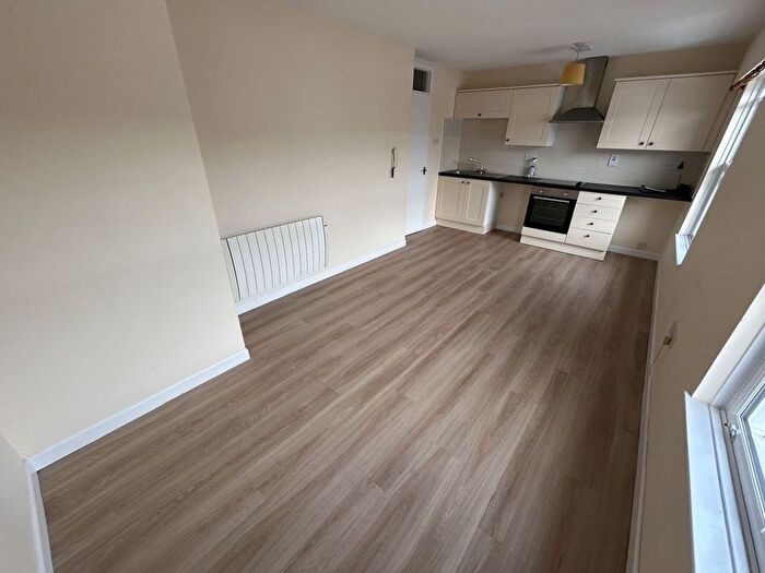 1 Bedroom Flat To Rent In Watton, Brecon, LD3