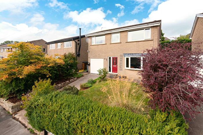 4 Bedroom Detached House For Sale In Holme View Drive, Upperthong, HD9