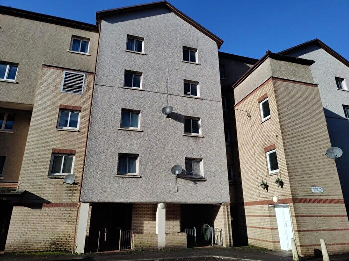 2 Bedroom Flat To Rent In Lenzie Place, Springburn, Glasgow, G21