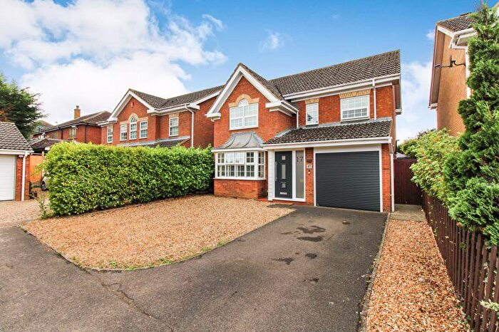 4 Bedroom Detached House For Sale In Jasmine Close, Biggleswade, SG18