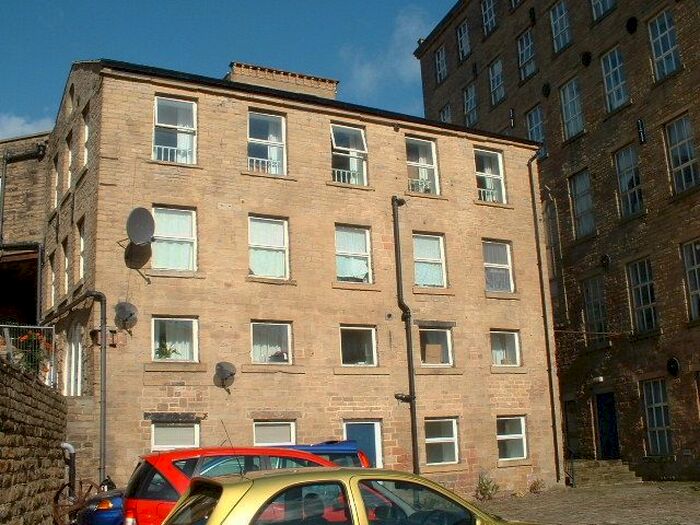 3 Bedroom Flat To Rent In Boiler House, Riverside, Sowerby Bridge, HX6