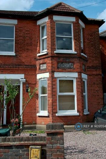 2 Bedroom Maisonette To Rent In Guildford, Guildford, GU2