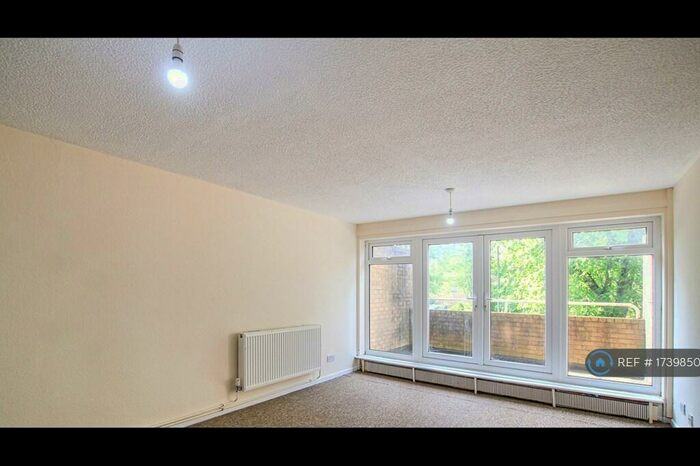 4 Bedroom Terraced House To Rent In Bramble Avenue, Conniburrow, Milton Keynes, MK14