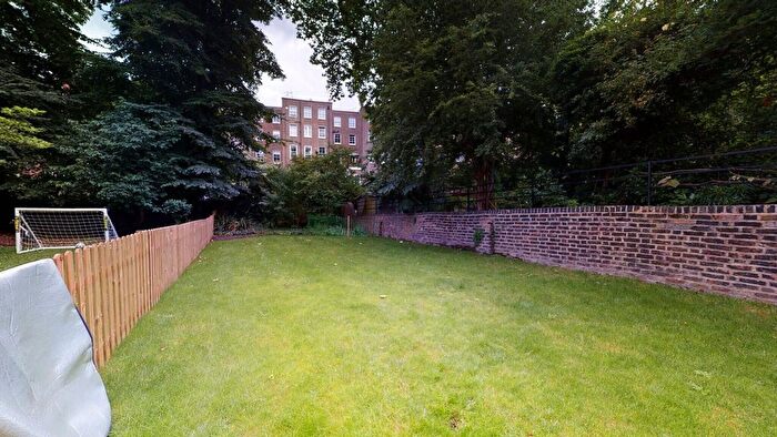 3 Bedroom Flat To Rent In Lexham Gardens, Kensington, W8