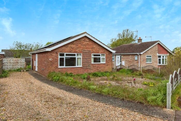 2 Bedroom Detached Bungalow For Sale In Covey Way, Lakenheath, Brandon, IP27