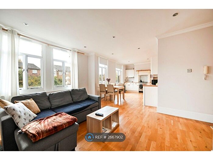 2 Bedroom Flat To Rent In Pepys Road, London, SW20