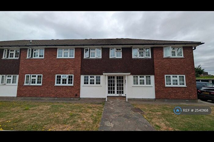 2 Bedroom Flat To Rent In Northumberland Avenue, Hornchurch, RM11