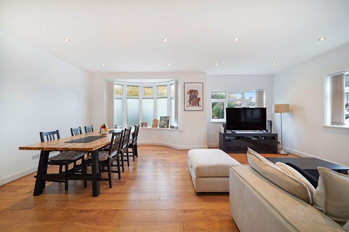 3 Bedroom Semi-Detached House For Sale In Parkside Way, Harrow, HA2