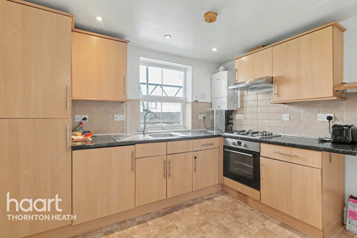 2 Bedroom Apartment For Sale In Beulah Road, Thornton Heath, CR7