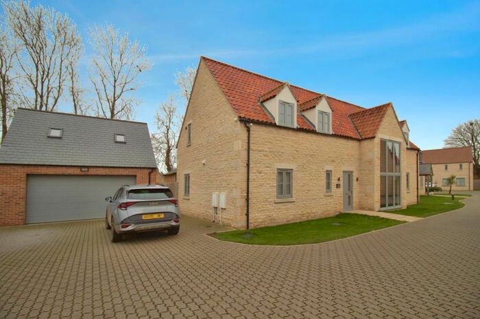 4 Bedroom Detached House For Sale In Poppyfields, Glinton, Cambridgeshire, PE6