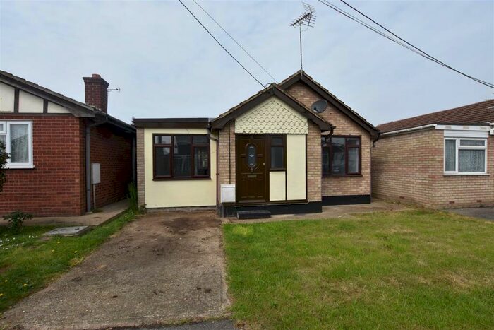 3 Bedroom Bungalow To Rent In Westman Road, Canvey Island, SS8