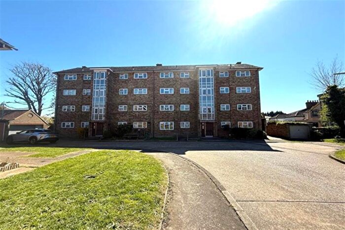 1 Bedroom Apartment To Rent In Sultan Road, Wanstead, E11