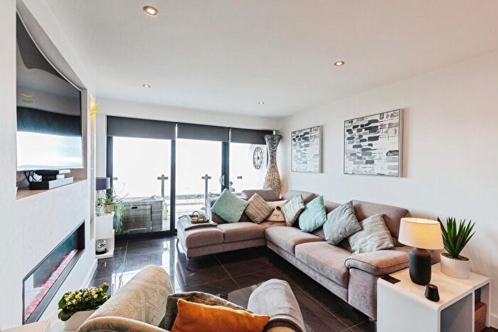 2 Bedroom Flat For Sale In New South Promenade, Blackpool, Lancashire, FY4