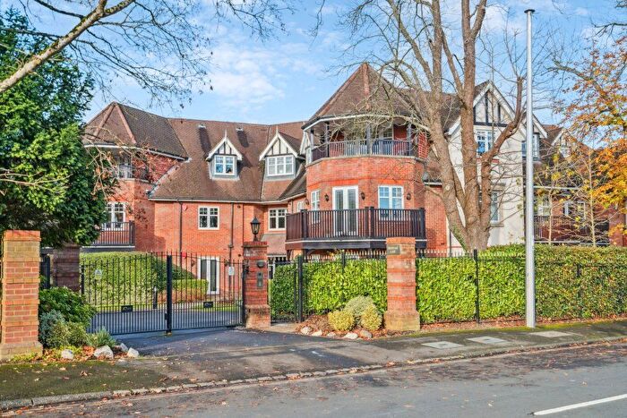 2 Bedroom Flat To Rent In Heritage Gate, North Park, Gerrards Cross, Buckinghamshire, SL9