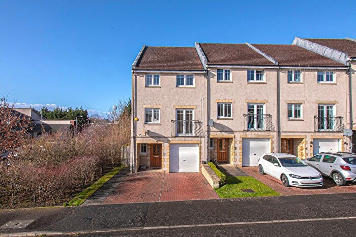 4 Bedroom Town House For Sale In Jutland Street, Rosyth, KY11