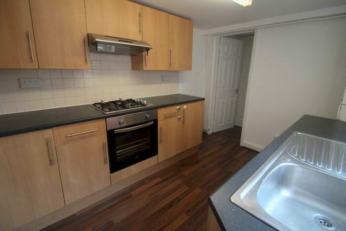 4 Bedroom Terraced House To Rent In Donnington Gardens, Reading, RG1