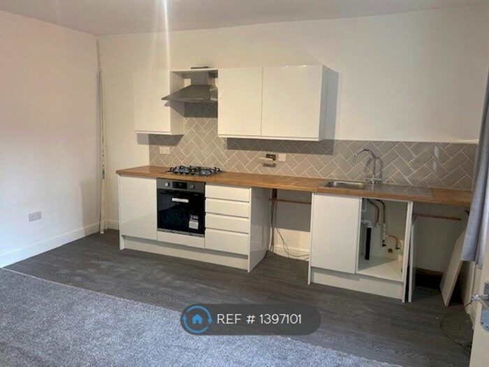 2 Bedroom Flat To Rent In Palatine Road, Manchester, M20
