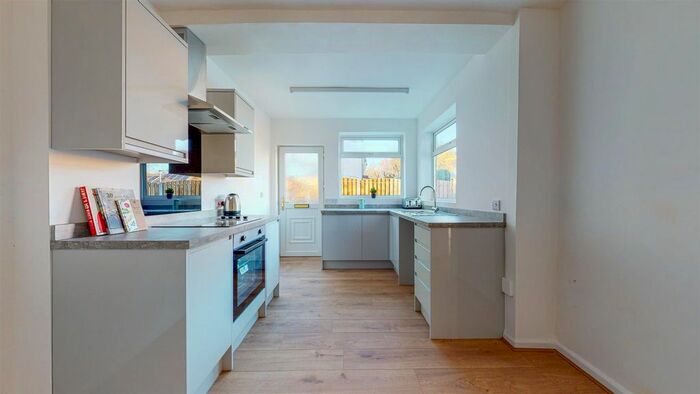 2 Bedroom Semi-Detached House To Rent In The Crescent, Barnsley S75