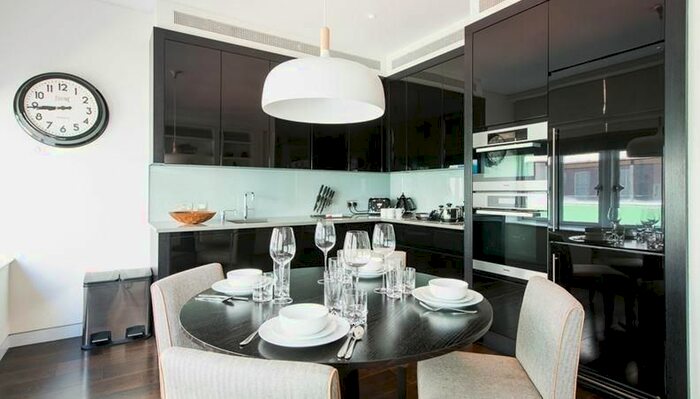 2 Bedroom Flat To Rent In Duke Street, London, W1K