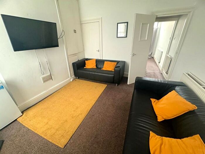 3 Bedroom Terraced House To Rent In Vincent Road, S7