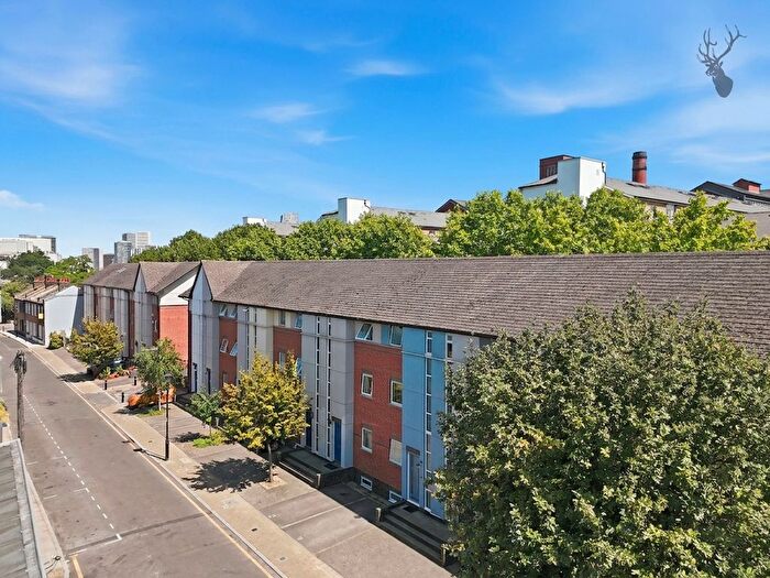 5 Bedroom Terraced House For Sale In Blondin Street, London, E3