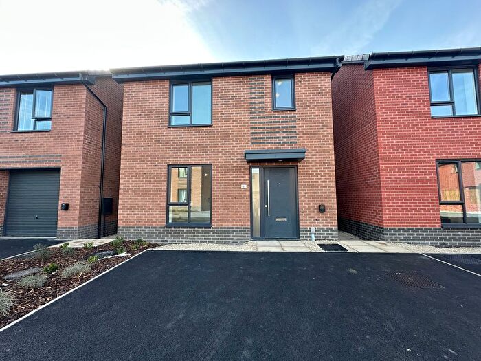 3 Bedroom Property To Rent In Hollowsbrook Road, New Rossington, Doncaster, DN11