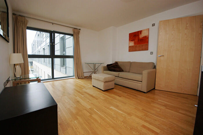 1 Bedroom Apartment To Rent In Lock House Oval Road, Camden, NW1