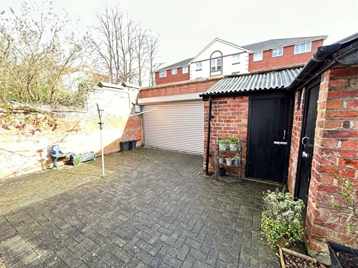 2 Bedroom Apartment To Rent In Grange Road, Darlington, DL1