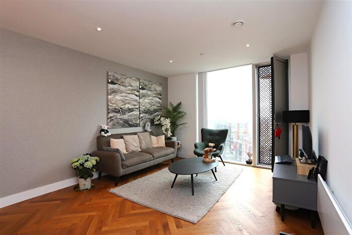 2 Bedroom Flat To Rent In South Tower, Deansgate Square, M15