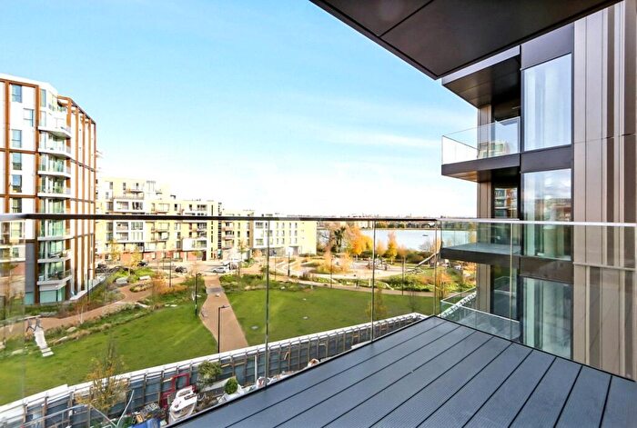 1 Bedroom Apartment To Rent In Woodberry Down, Hartingtons Court, Greater London, N4